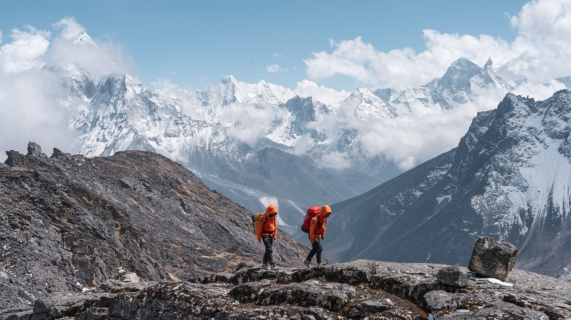 CAMEL Himalaya mountaineering Team Summits Everest in Groundbreaking TOPEAK-TEX® Gear