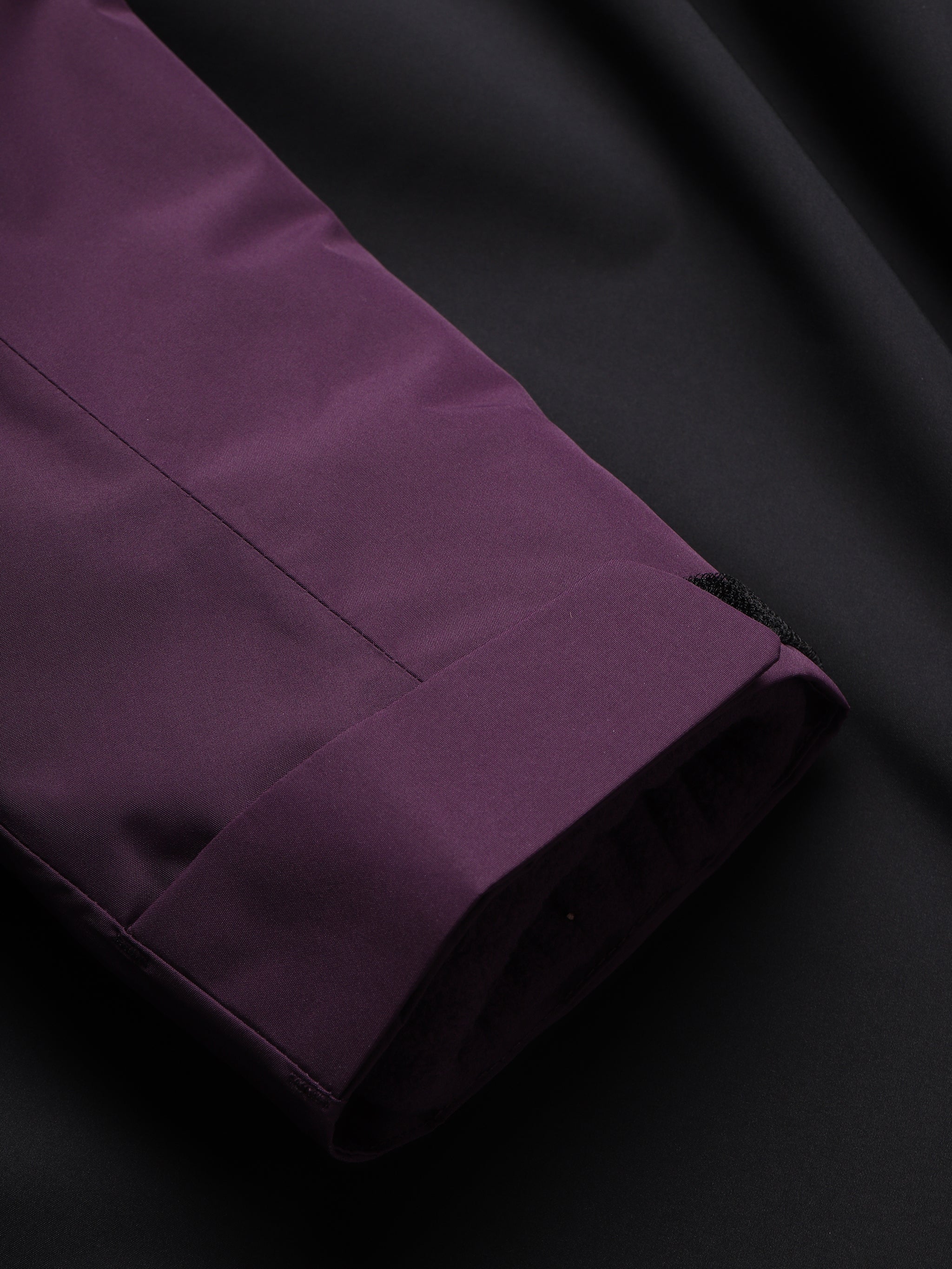 Cuff of Camel Men’s Arctic Sentinel Elite Toray Dermizax® 3-in-1 Jacket windproof coat with far-infrared fleece