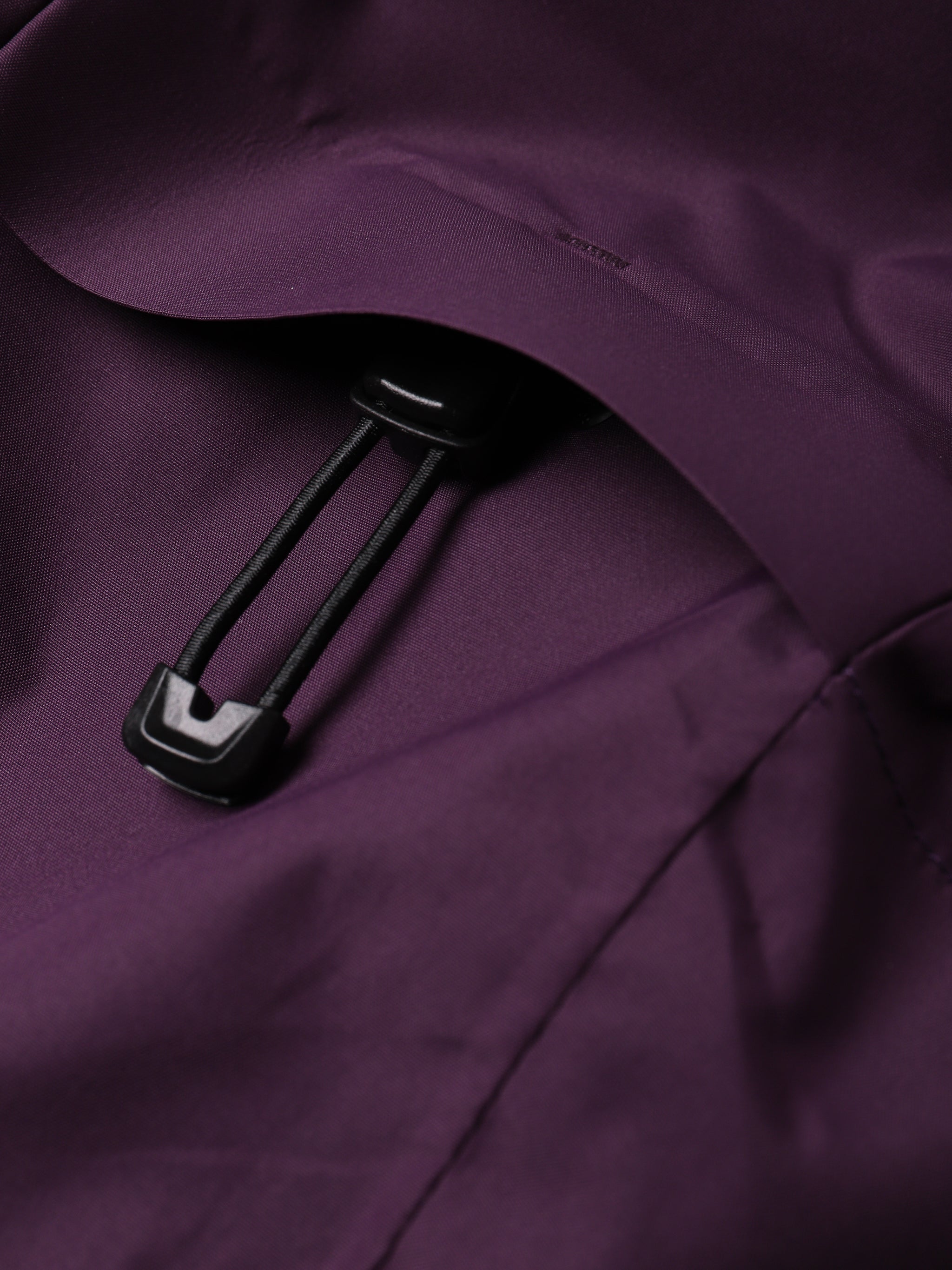 Adjustable hood of Camel Men’s Arctic Sentinel Elite Toray Dermizax® 3-in-1 Jacket windproof coat with far-infrared fleece